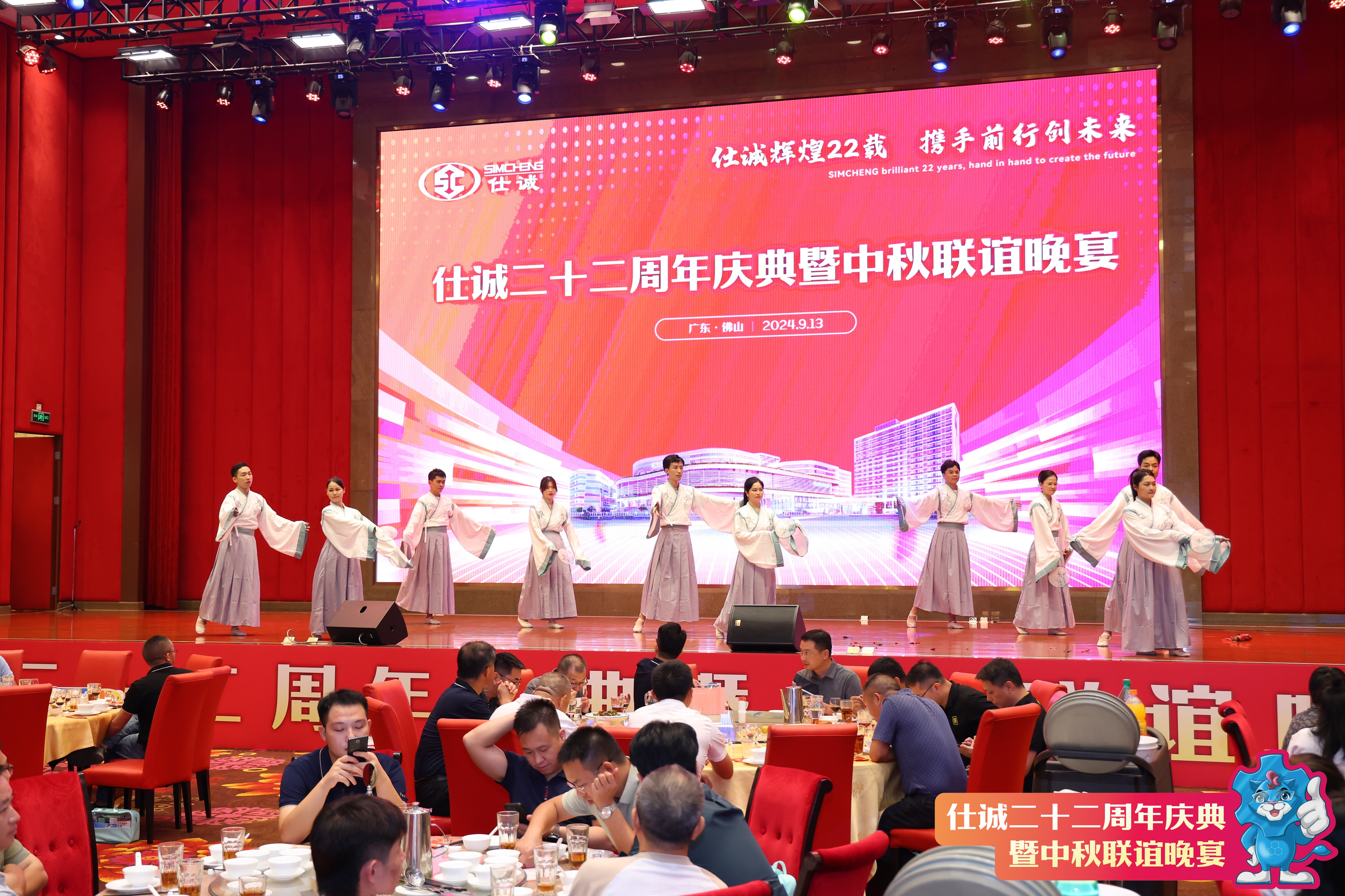 11703443.jpg 11703443.jpg